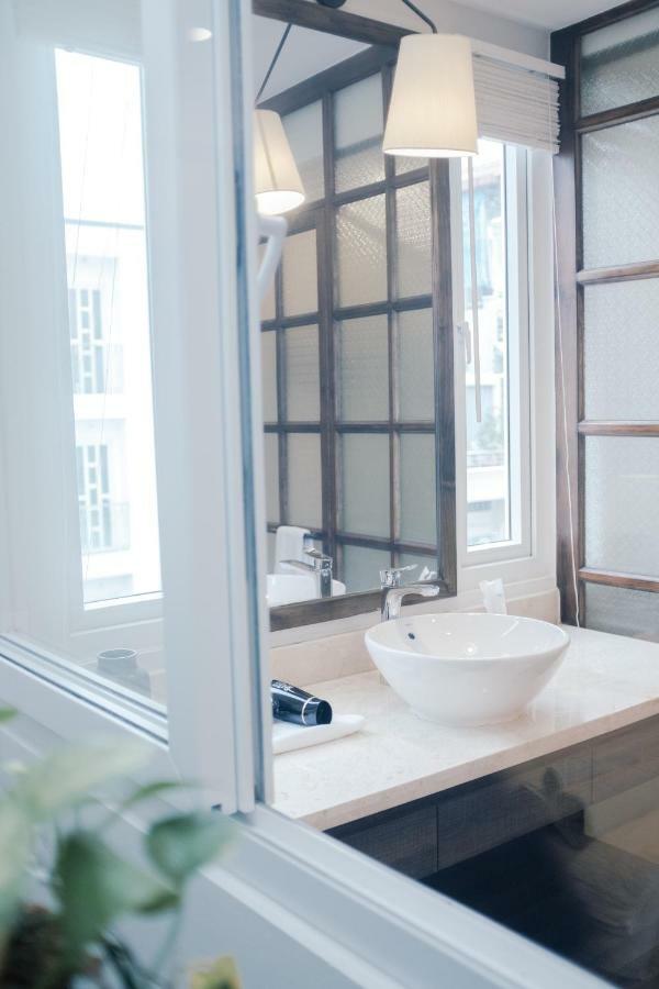 Mira Moon - Calmette Bed & Breakfast Ho Chi Minh City Bagian luar foto